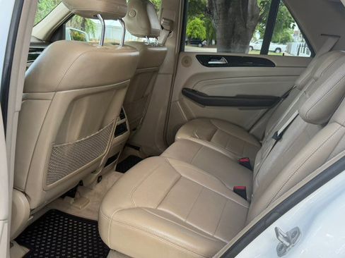 Used 2015 Mercedes-Benz ML 350 4MATIC w/ Premium 1 Package image 19