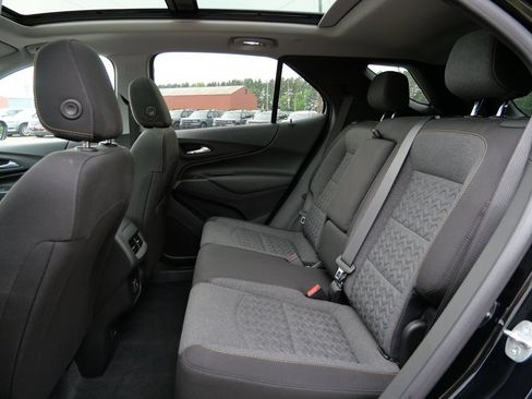 Used 2022 Chevrolet Equinox LT AWD/4WD image 15
