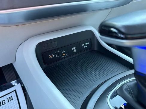 Used 2024 Hyundai Kona SEL AWD/4WD image 24