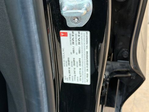 Used 2017 Tesla Model 3 Long Range image 32