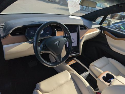 Used 2020 Tesla Model X Long Range AWD/4WD image 8