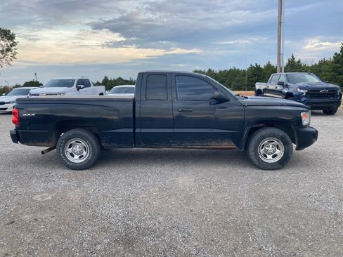 Used 2010 Dodge Dakota ST AWD/4WD image 9