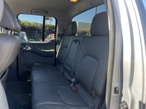 Used 2011 Nissan Frontier SL RWD image 10