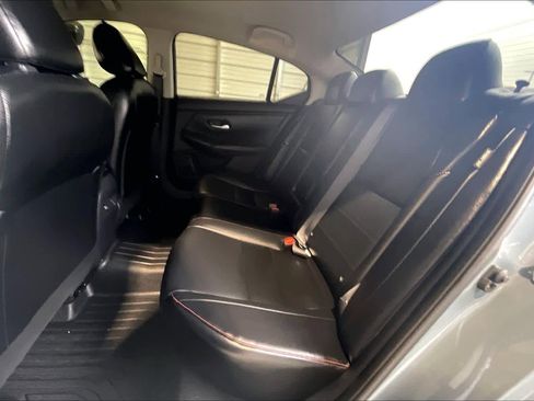 Used 2025 Nissan Sentra SR w/ SR Premium Package image 27