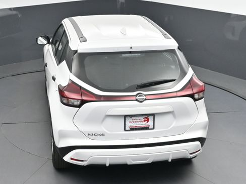 Used 2023 Nissan Kicks S image 31
