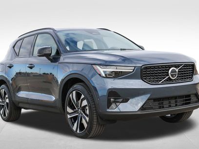 New 2026 Volvo XC40 B5 Ultra w/ Climate Package