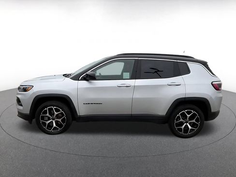 Used 2025 Jeep Compass Limited AWD/4WD image 8
