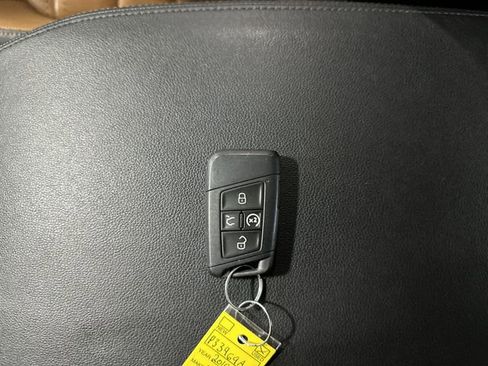 Used 2019 Volkswagen Atlas SEL Premium image 34