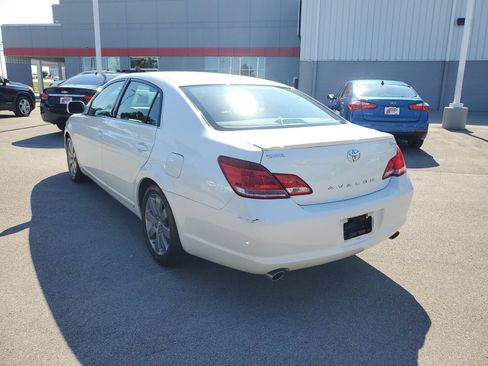Used 2005 Toyota Avalon FWD image 3