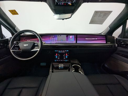 Used 2025 Cadillac Escalade IQ Luxury 2 w/ LPO, Premium Carpet Package image 6
