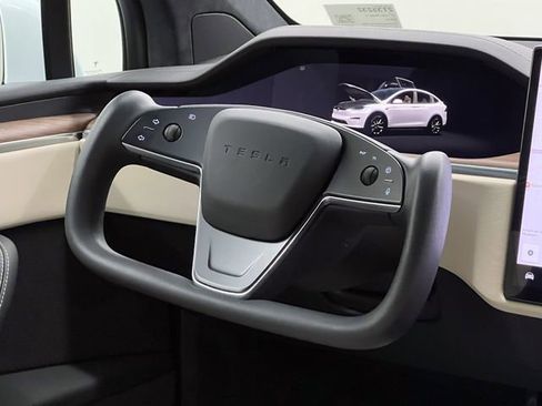 Used 2022 Tesla Model X AWD/4WD image 15