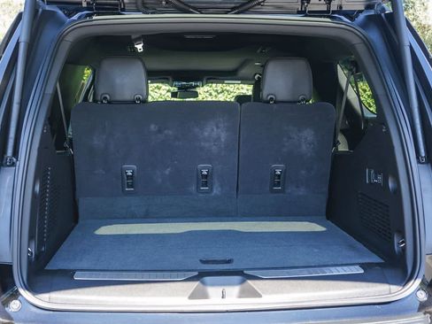 Used 2026 Chevrolet Suburban Premier w/ Sun And Tow Package RWD image 27