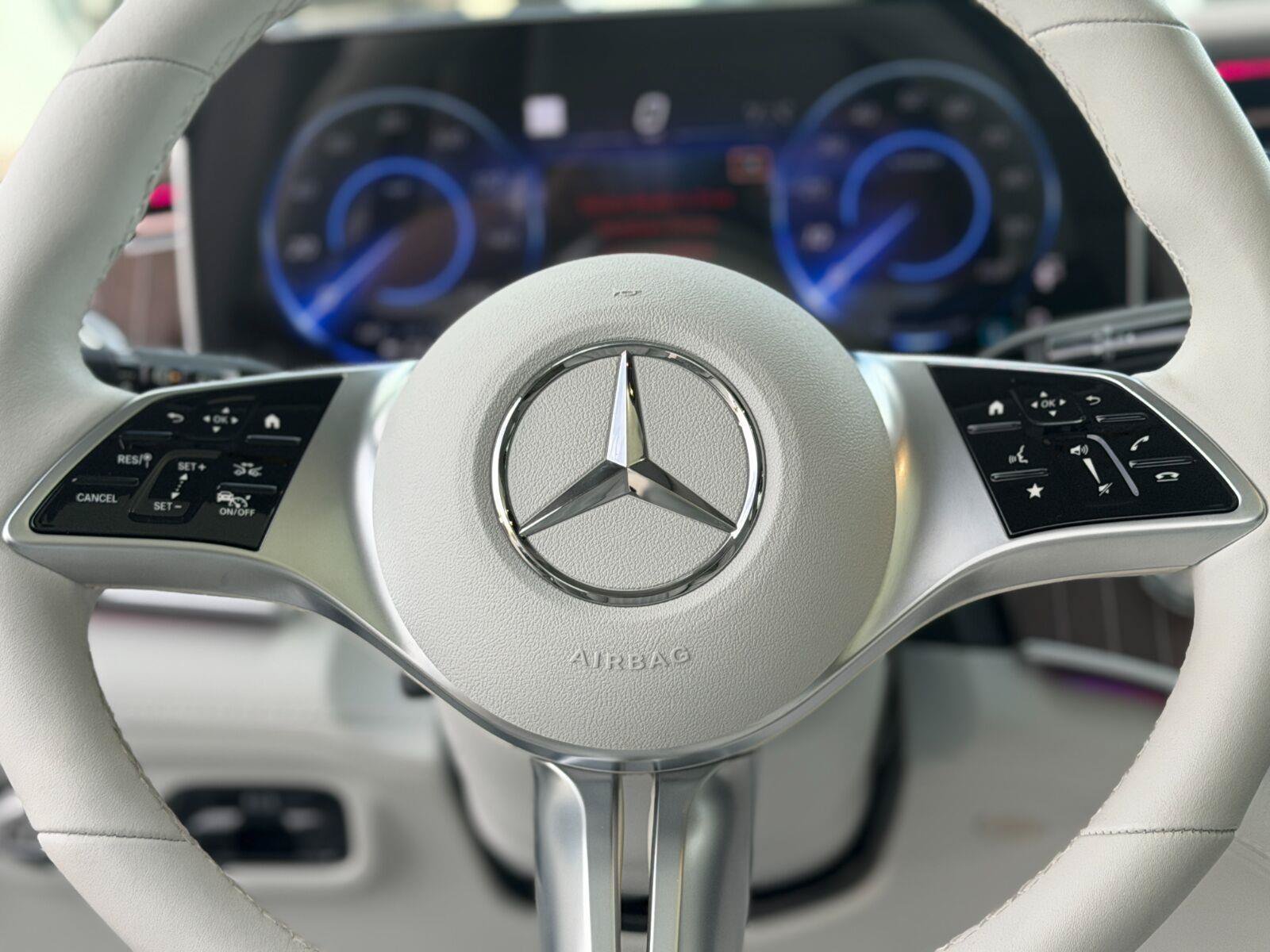 Used 2023 Mercedes-Benz EQE 500 4MATIC SUV image 15