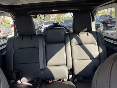 New 2026 Jeep Wrangler Unlimited Rubicon AWD/4WD image 34