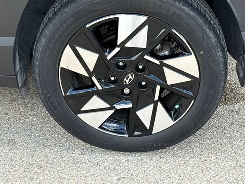 Used 2025 Hyundai Kona SEL FWD image 9