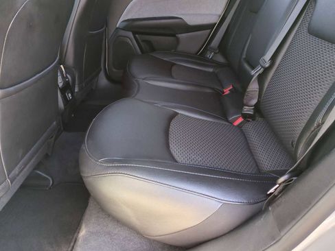 Used 2024 Jeep Compass Latitude image 24