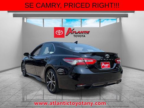 Used 2019 Toyota Camry SE w/ Convenience Package FWD image 5