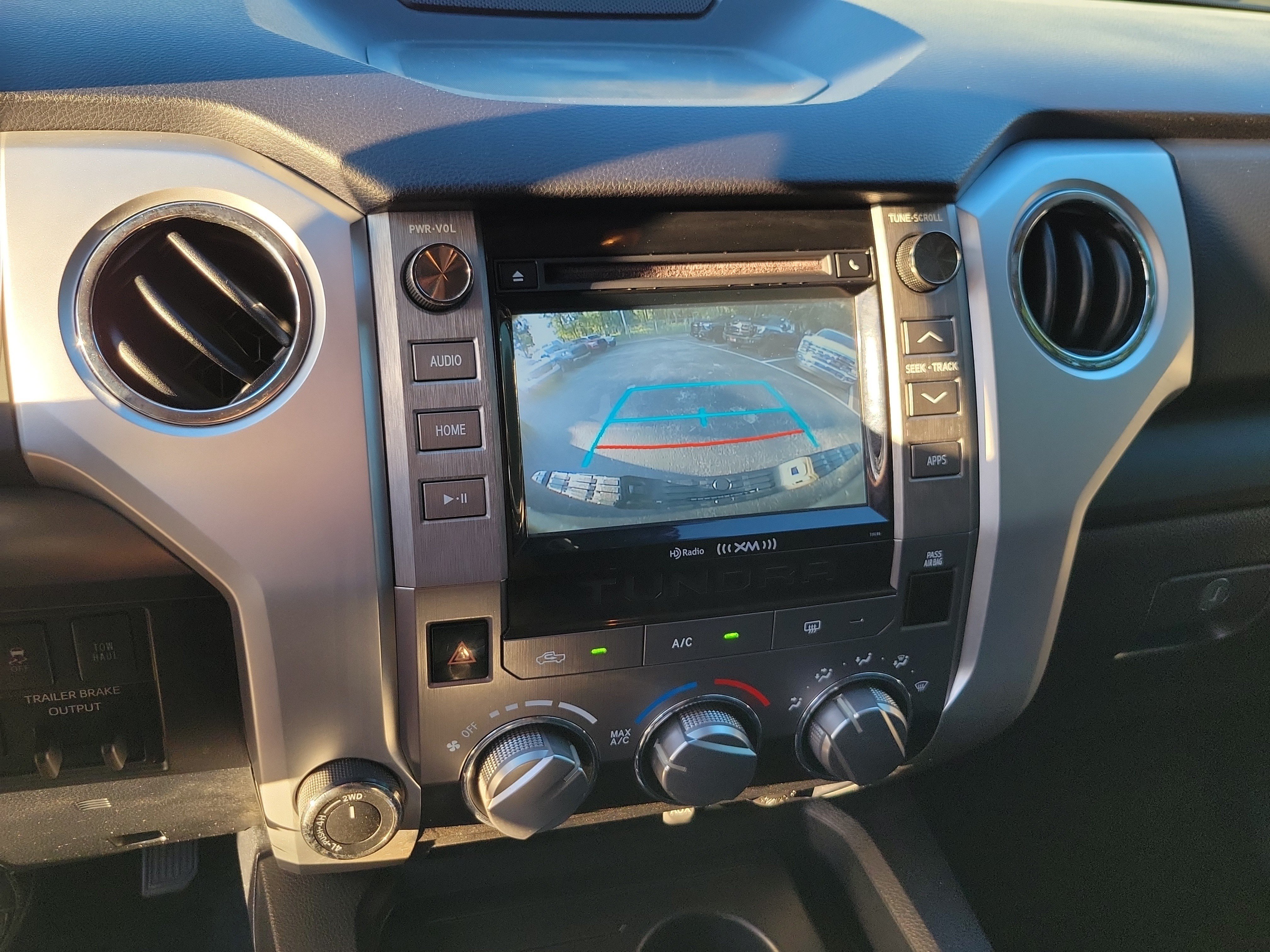 Used 2018 Toyota Tundra SR5 w/ SR5 Upgrade Package AWD/4WD image 15