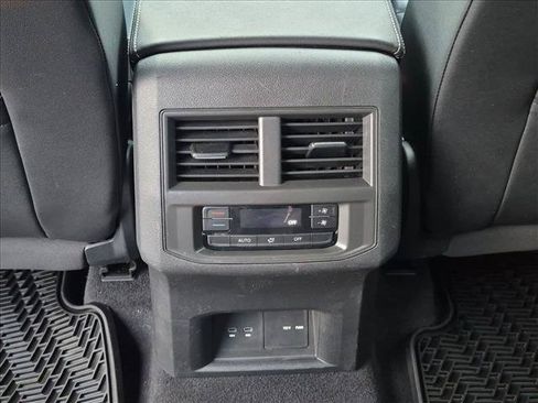 Used 2023 Volkswagen Atlas SE FWD image 16