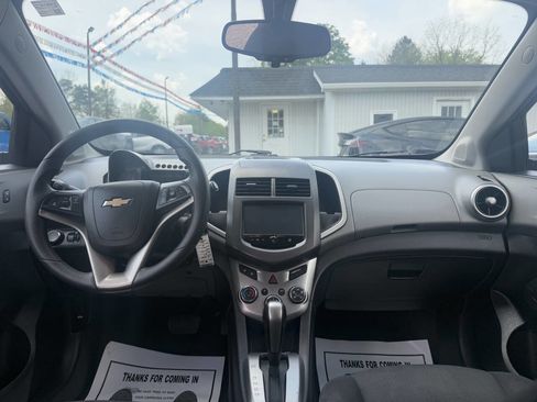 Used 2015 Chevrolet Sonic LT FWD image 8