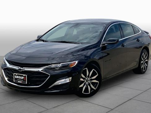 Used 2025 Chevrolet Malibu RS FWD image 1