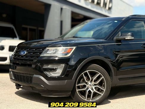 Used 2017 Ford Explorer Sport w/ Equipment Group 401A AWD/4WD image 2
