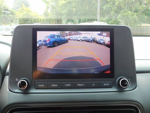 Used 2023 Hyundai Kona SE FWD image 12