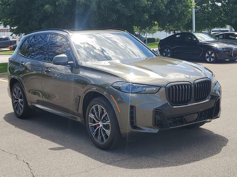 Used 2026 BMW X5 xDrive40i w/ M Sport Package AWD/4WD image 3
