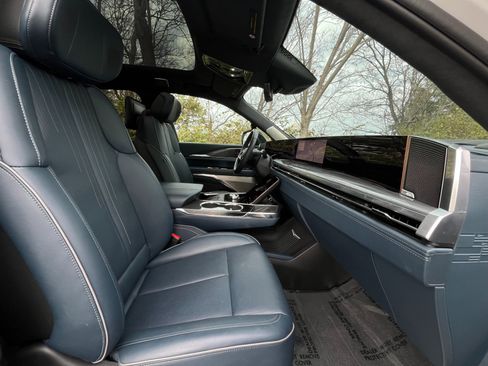 Used 2025 Cadillac Escalade IQ Luxury 2 image 38