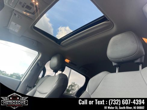 Used 2021 Toyota Sienna XLE FWD image 31