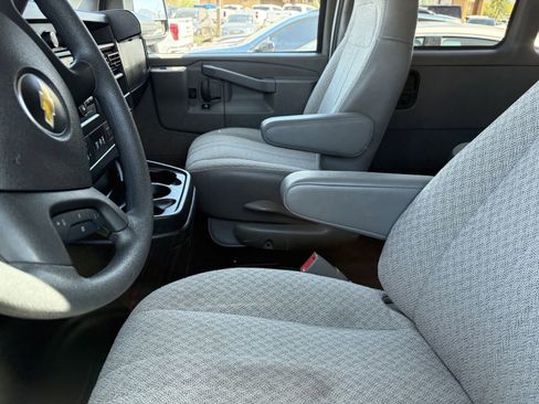 Used 2024 Chevrolet Express 3500 LT w/ LT Preferred Equipment Group RWD image 10