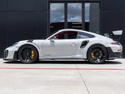 Certified 2019 Porsche 911 GT2 RS RWD image 2
