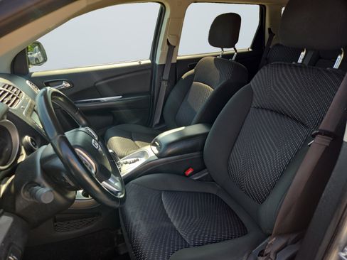 Used 2019 Dodge Journey SE w/ Premium Group FWD image 10