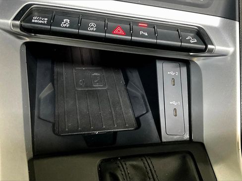 Certified 2024 Audi Q3 2.0T Premium w/ Convenience Package image 16