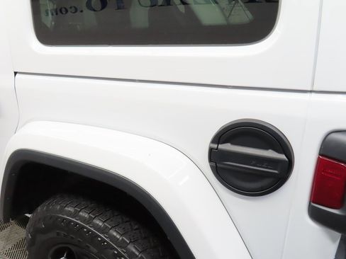 Used 2023 Jeep Wrangler Unlimited Sahara image 40