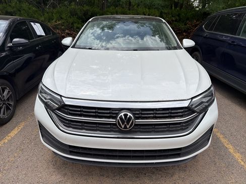 Used 2023 Volkswagen Jetta SE FWD image 14
