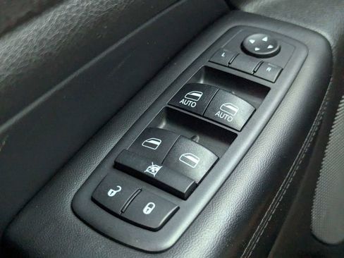 Used 2017 Jeep Grand Cherokee Altitude image 24