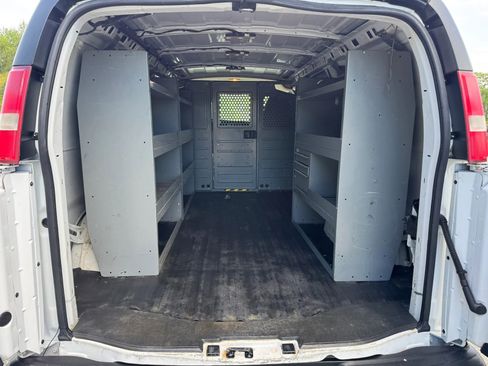 Used 2015 Chevrolet Express 2500 image 16