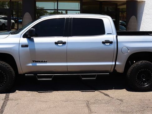 Used 2018 Toyota Tundra Limited w/ Limited Premium Package AWD/4WD image 8