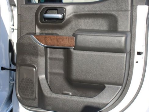 Used 2022 GMC Sierra 1500 Denali w/ Denali Premium Package image 18