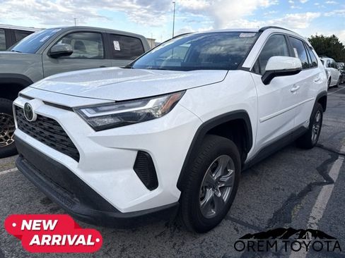 Used 2025 Toyota RAV4 XLE AWD/4WD image 17