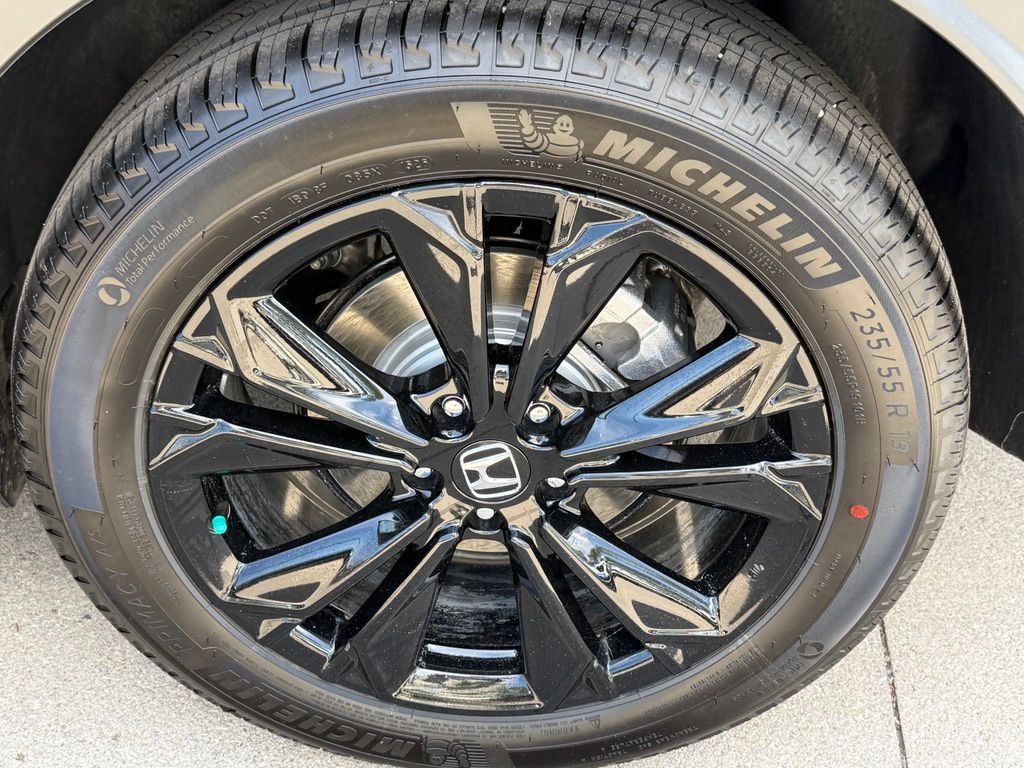 Certified 2026 Honda CR-V Sport Touring image 12