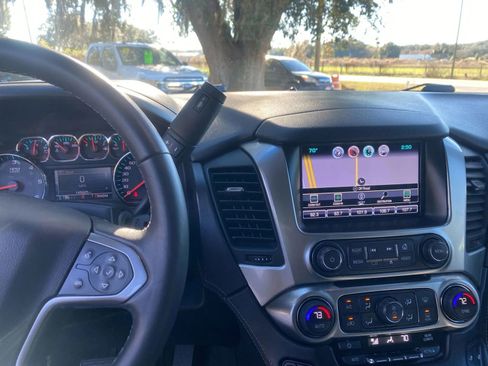 Used 2016 Chevrolet Suburban LT image 9