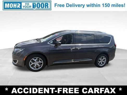 Used 2017 Chrysler Pacifica Touring-L Plus w/ Advanced Safetytec Group FWD image 2