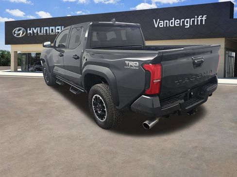 Used 2024 Toyota Tacoma TRD Off-Road AWD/4WD image 10