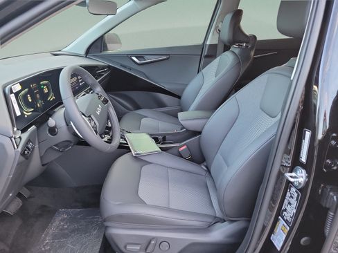 New 2026 Kia Niro EX FWD image 15