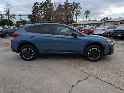 Used 2021 Subaru Crosstrek 2.0i image 2