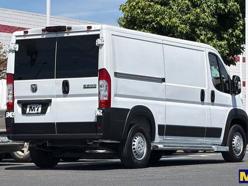 Used 2025 RAM ProMaster 2500 w/ U-Haul Equipment Group FWD image 4