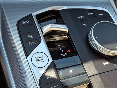 Used 2023 BMW 230i xDrive Coupe w/ Premium Package image 16