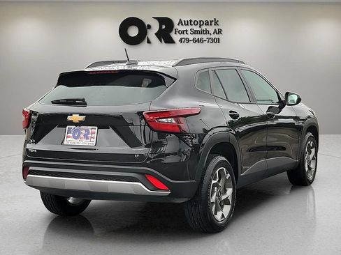 Used 2024 Chevrolet Trax LT FWD image 5